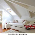 Luxurious Penthouse With Large Sea View Terraces דירה *