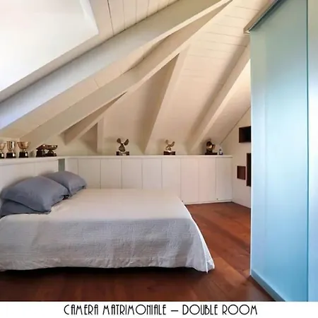 Luxurious Penthouse With Large Sea View Terraces Апартаменти Алассіо